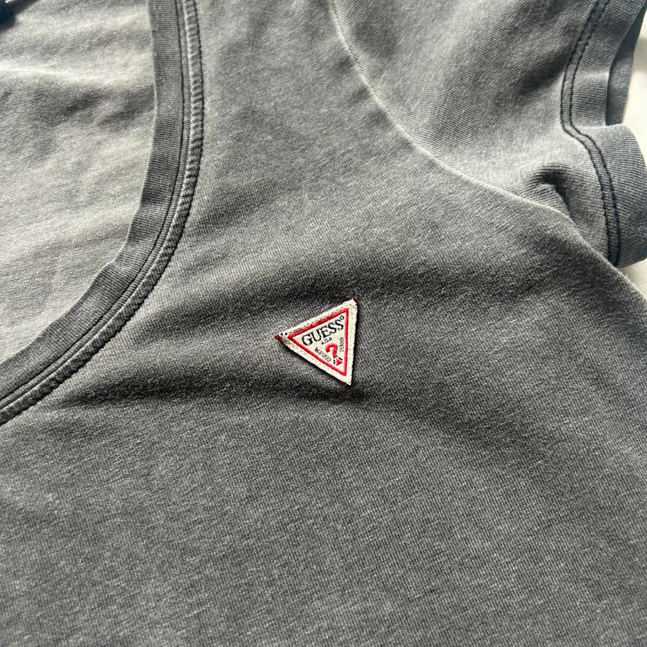 Grey GUESS t-shirt