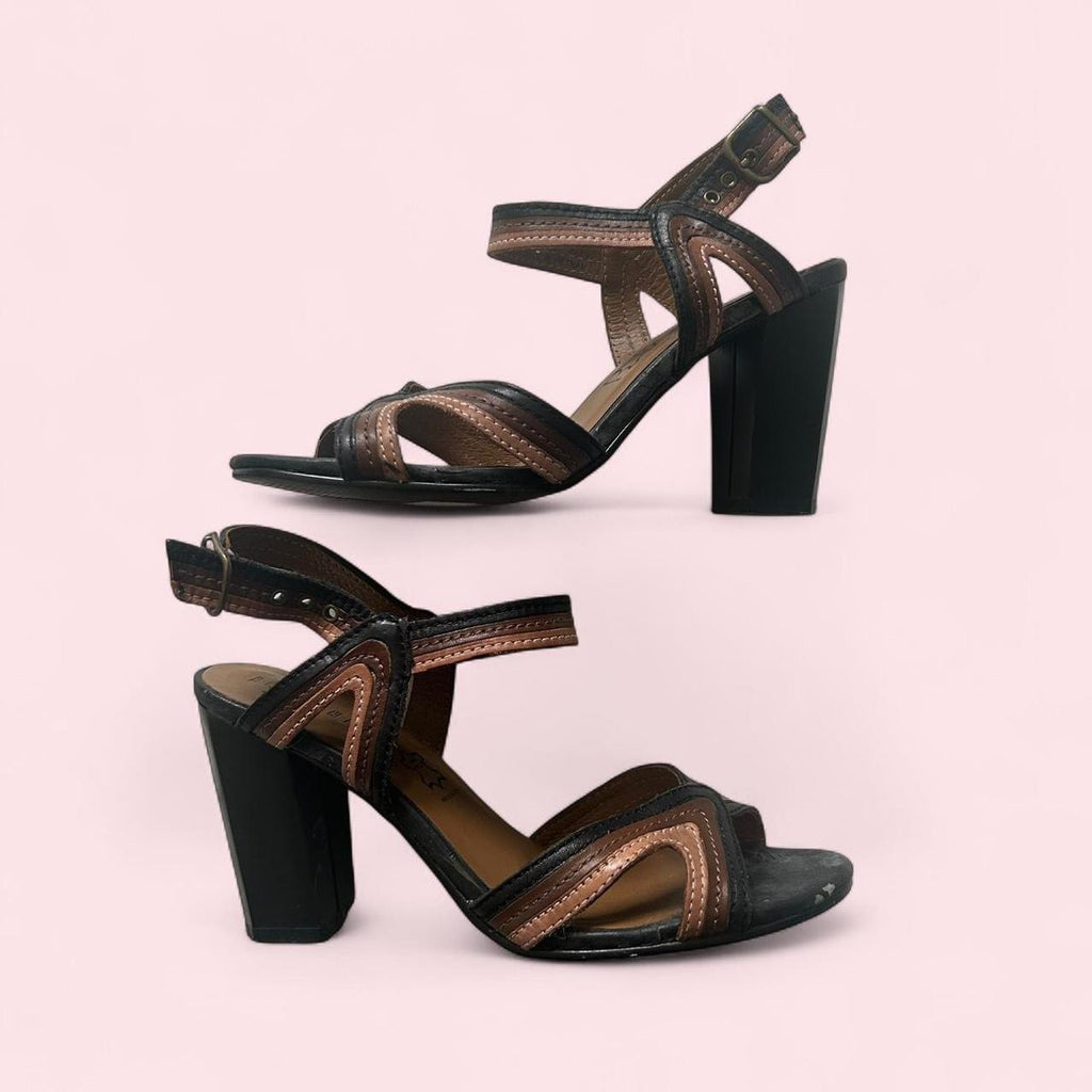 Brown leather heels image 0